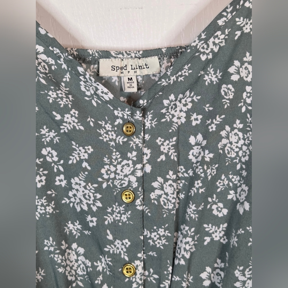 Chic Sage And White Floral short Summer Dress, Speed Limit MPH Womans Size Med - Picture 4 of 11